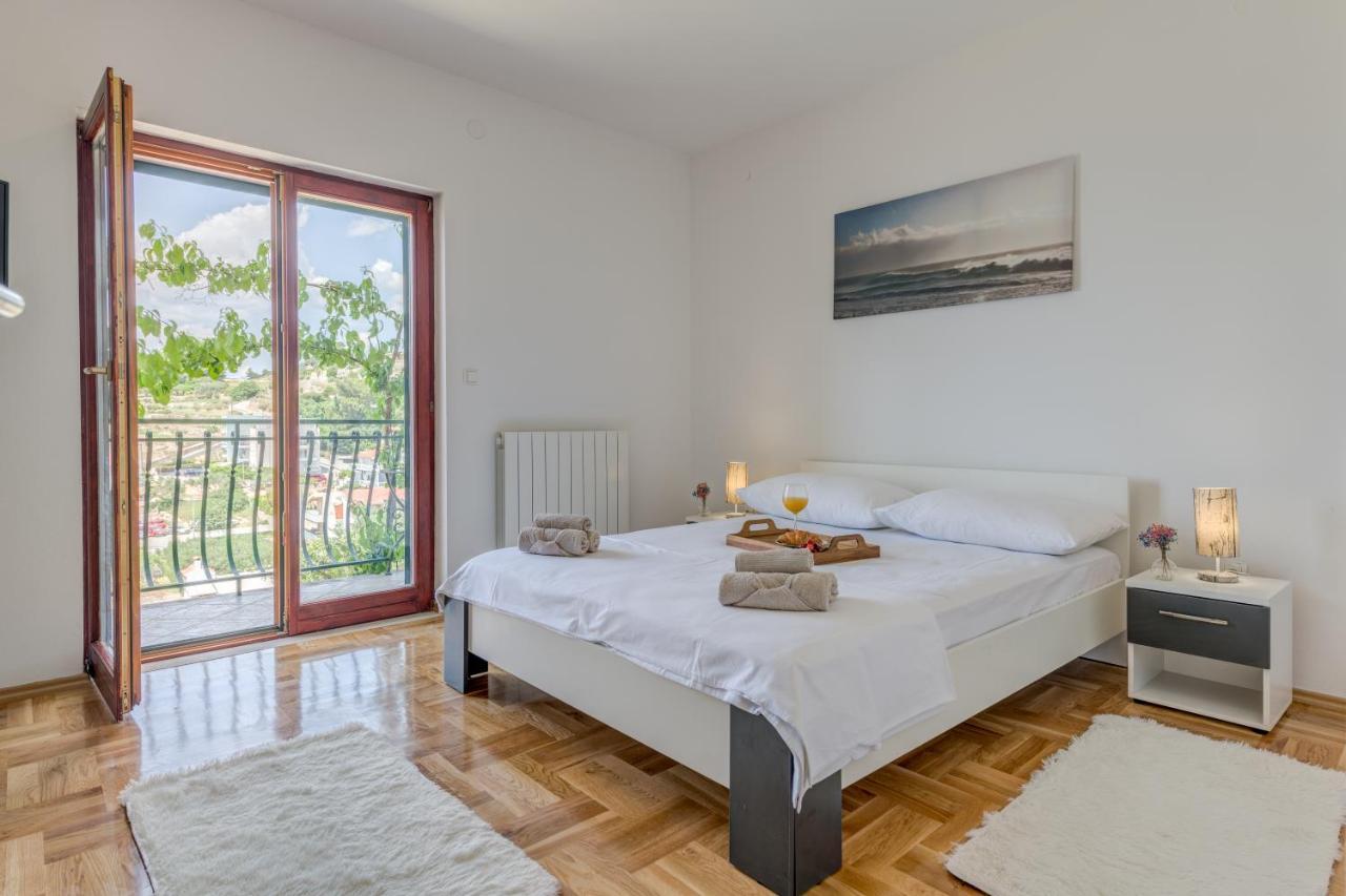 Apartman Aurelia Podstrana Bagian luar foto