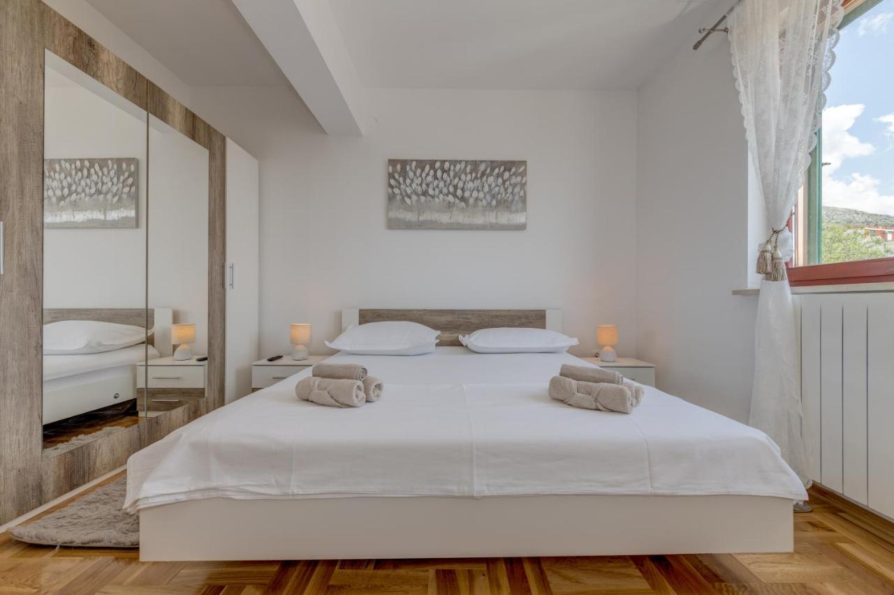 Apartman Aurelia Podstrana Bagian luar foto